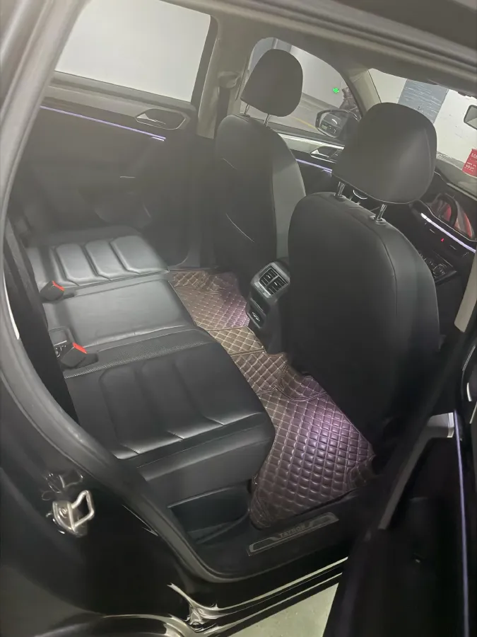 2019 Jeep Cherokee 2.0T 234HP L4 9AT,autocango,china used car exporter,china ev exporter,chinese used car exporter,chinese used ev exporter