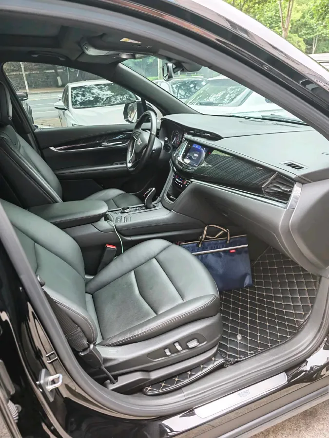 2021 Cadillac XT6 2.0T 237HP L4 9AT,autocango,china used car exporter,china ev exporter,chinese used car exporter,chinese used ev exporter