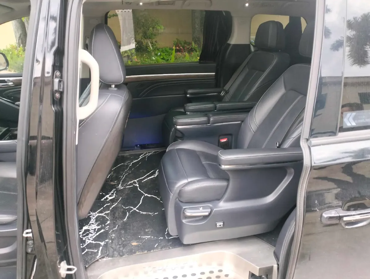2021 GAC Trumpchi M8 2.0T 252HP L4 8AT,autocango,china used car exporter,china ev exporter,chinese used car exporter,chinese used ev exporter