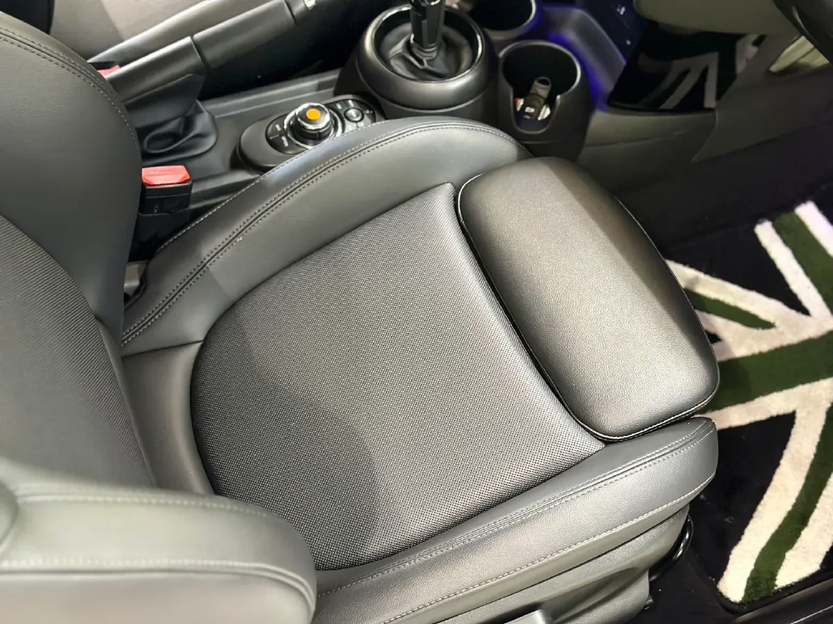 2021 MINI MINI 1.5T 136HP L3 7DCT,autocango,china used car exporter,china ev exporter,chinese used car exporter,chinese used ev exporter