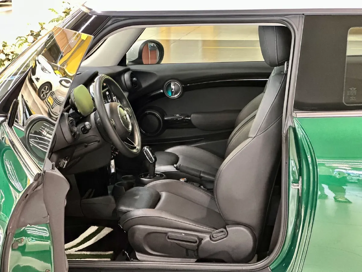 2021 MINI MINI 1.5T 136HP L3 7DCT,autocango,china used car exporter,china ev exporter,chinese used car exporter,chinese used ev exporter