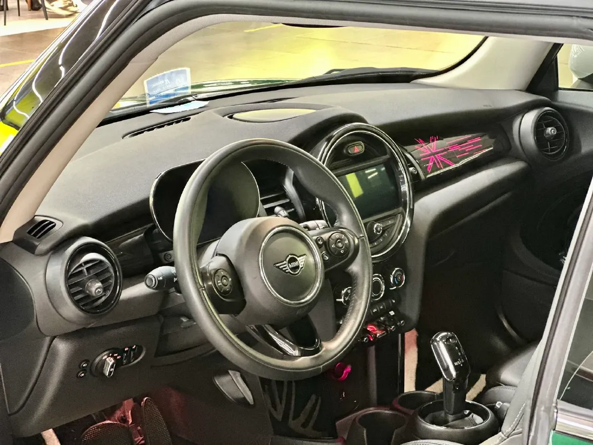 2021 MINI MINI 1.5T 136HP L3 7DCT,autocango,china used car exporter,china ev exporter,chinese used car exporter,chinese used ev exporter