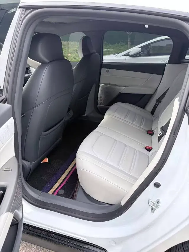 2024 DongFeng eπ eπ007 REEV 105HP REEV 28.4KWH,autocango,china used car exporter,china ev exporter,chinese used car exporter,chinese used ev exporter