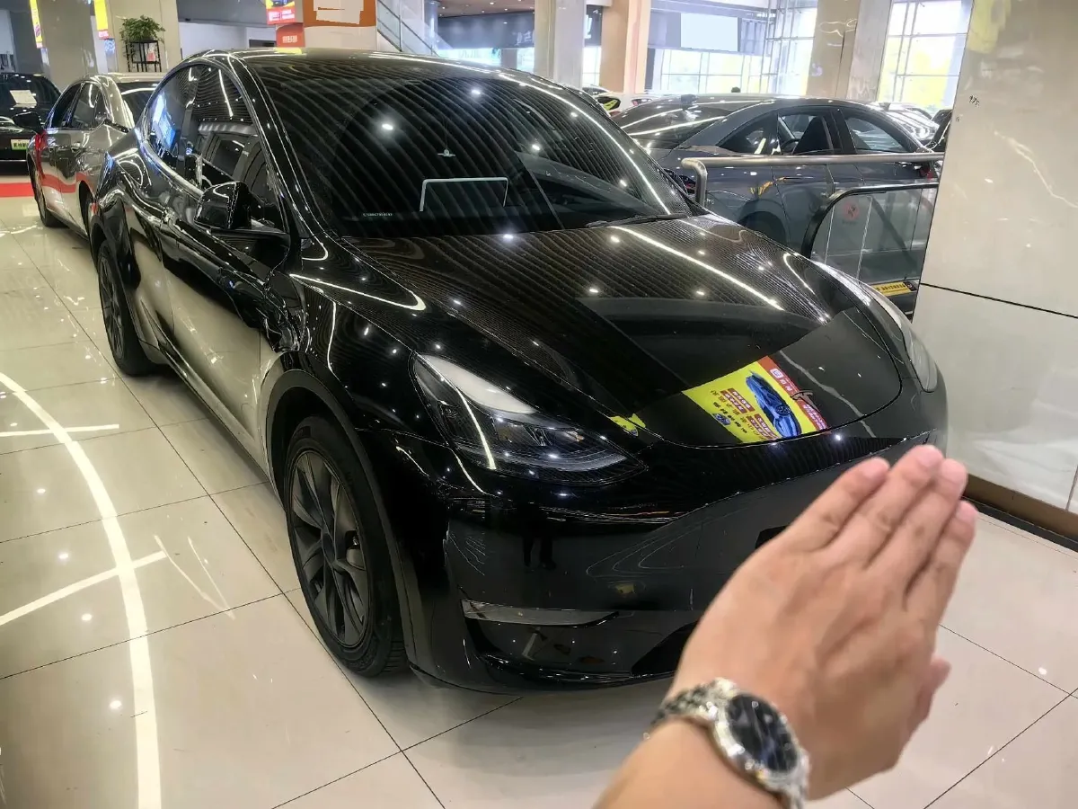 2025 Tesla Model Y BEV 62.5KWH,autocango,china used car exporter,china ev exporter,chinese used car exporter,chinese used ev exporter