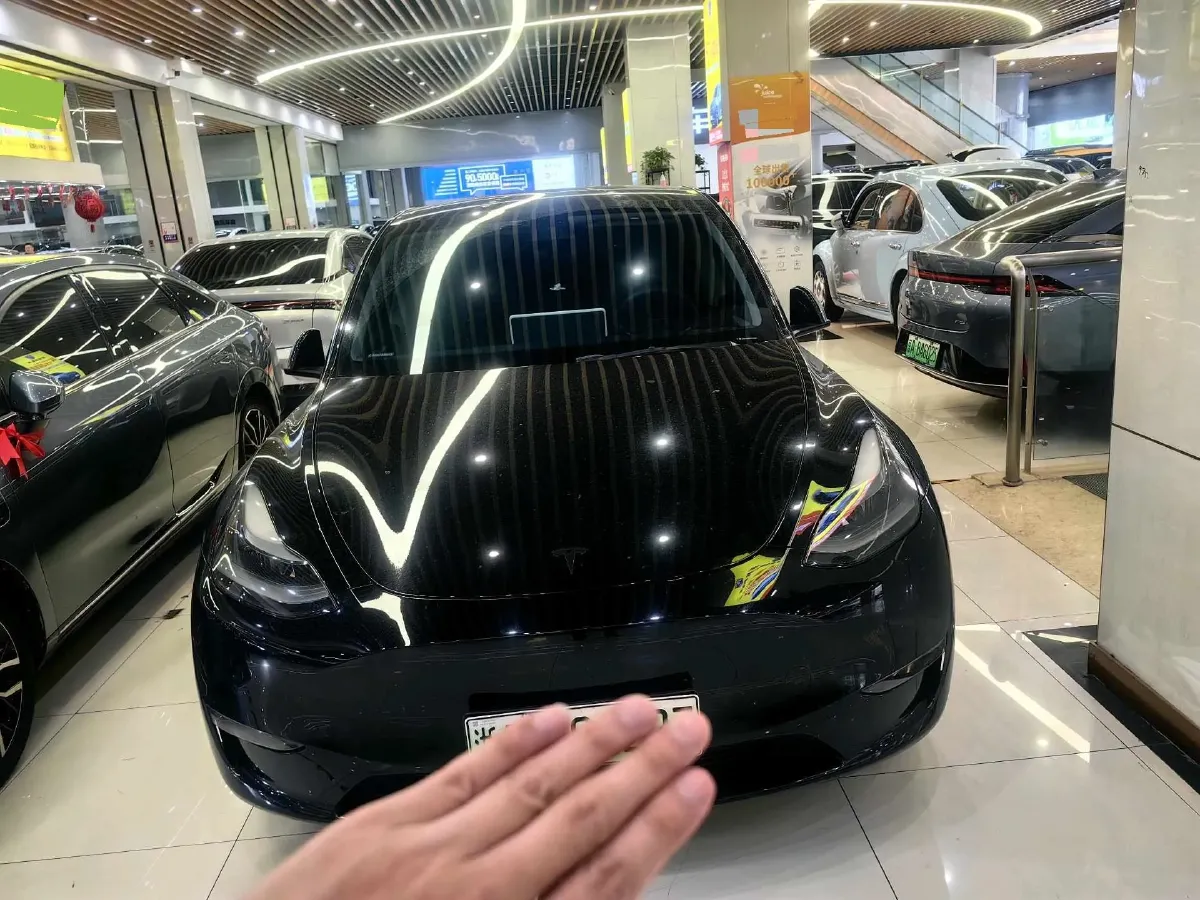 2025 Tesla Model Y BEV 62.5KWH,autocango,china used car exporter,china ev exporter,chinese used car exporter,chinese used ev exporter