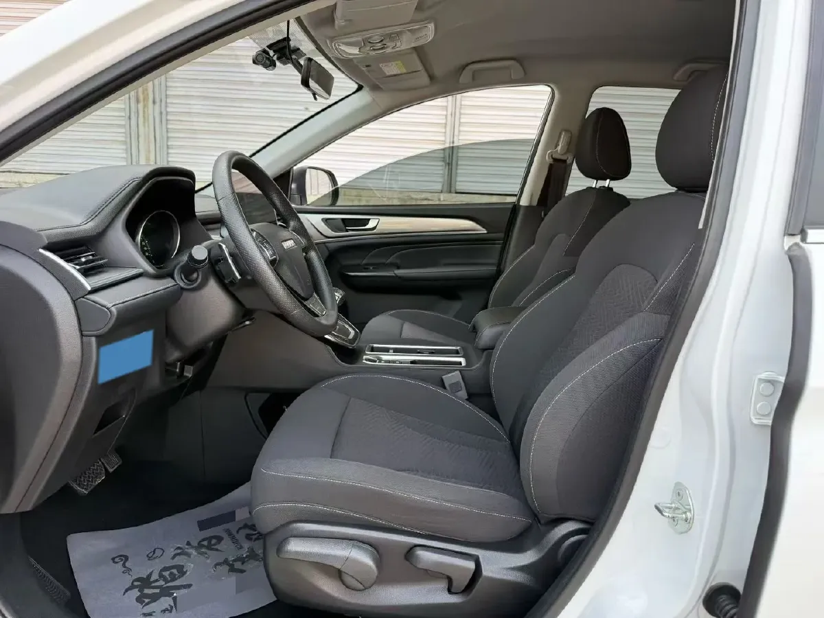 2023 Haval M6 1.5T 150HP L4 7DCT,autocango,china used car exporter,china ev exporter,chinese used car exporter,chinese used ev exporter