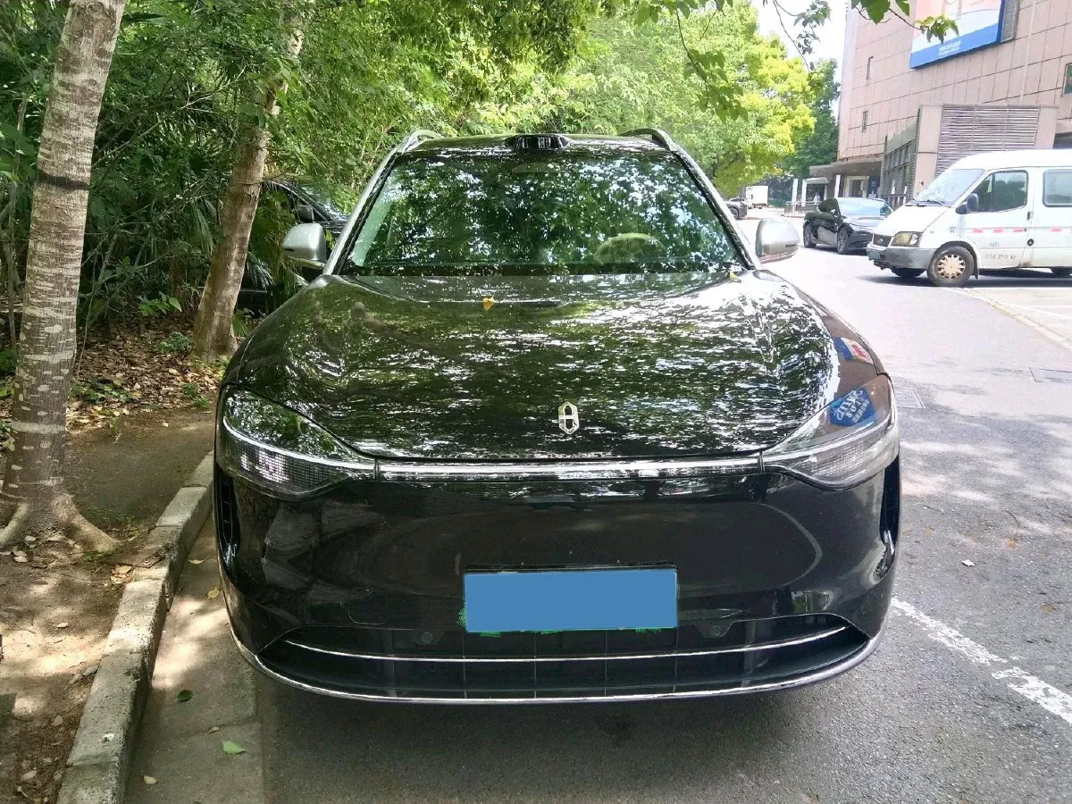 2025 AITO AITO M9 REEV 160HP REEV 52KWH,autocango,china used car exporter,china ev exporter,chinese used car exporter,chinese used ev exporter