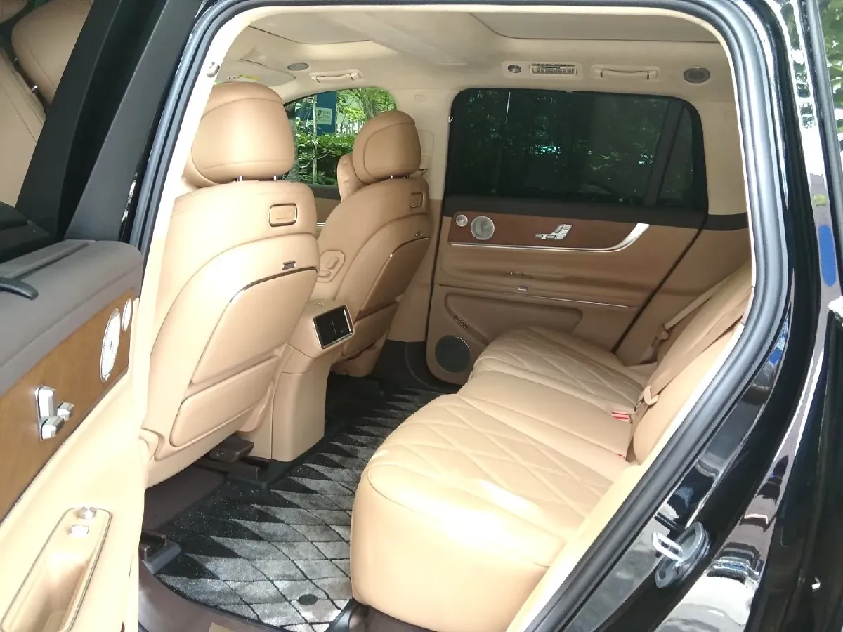 2025 AITO AITO M9 REEV 160HP REEV 52KWH,autocango,china used car exporter,china ev exporter,chinese used car exporter,chinese used ev exporter
