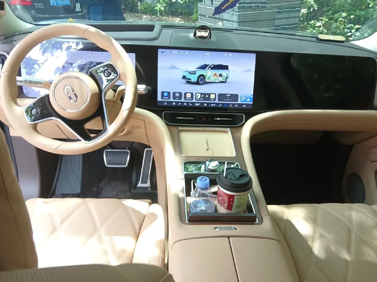 2025 AITO AITO M9 REEV 160HP REEV 52KWH,autocango,china used car exporter,china ev exporter,chinese used car exporter,chinese used ev exporter