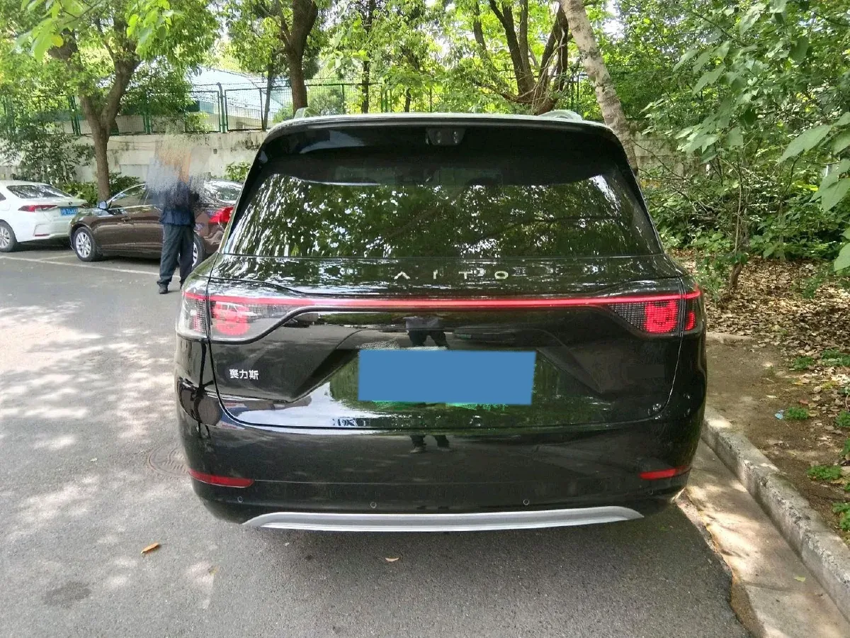 2025 AITO AITO M9 REEV 160HP REEV 52KWH,autocango,china used car exporter,china ev exporter,chinese used car exporter,chinese used ev exporter