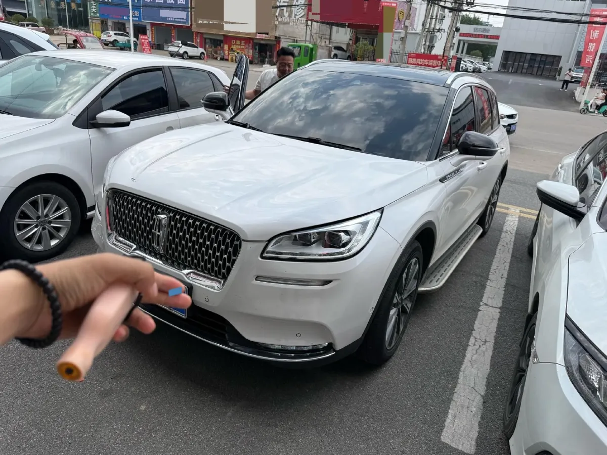 2022 Lincoln Corsair 2.0T 245HP L4 8AT,autocango,china used car exporter,china ev exporter,chinese used car exporter,chinese used ev exporter