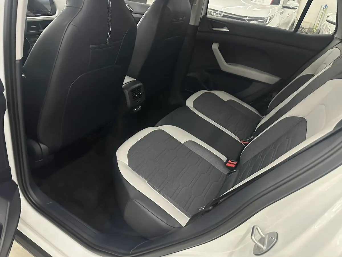 2025 Volkswagen Tharu 1.5L 110HP L4 6AT,autocango,china used car exporter,china ev exporter,chinese used car exporter,chinese used ev exporter