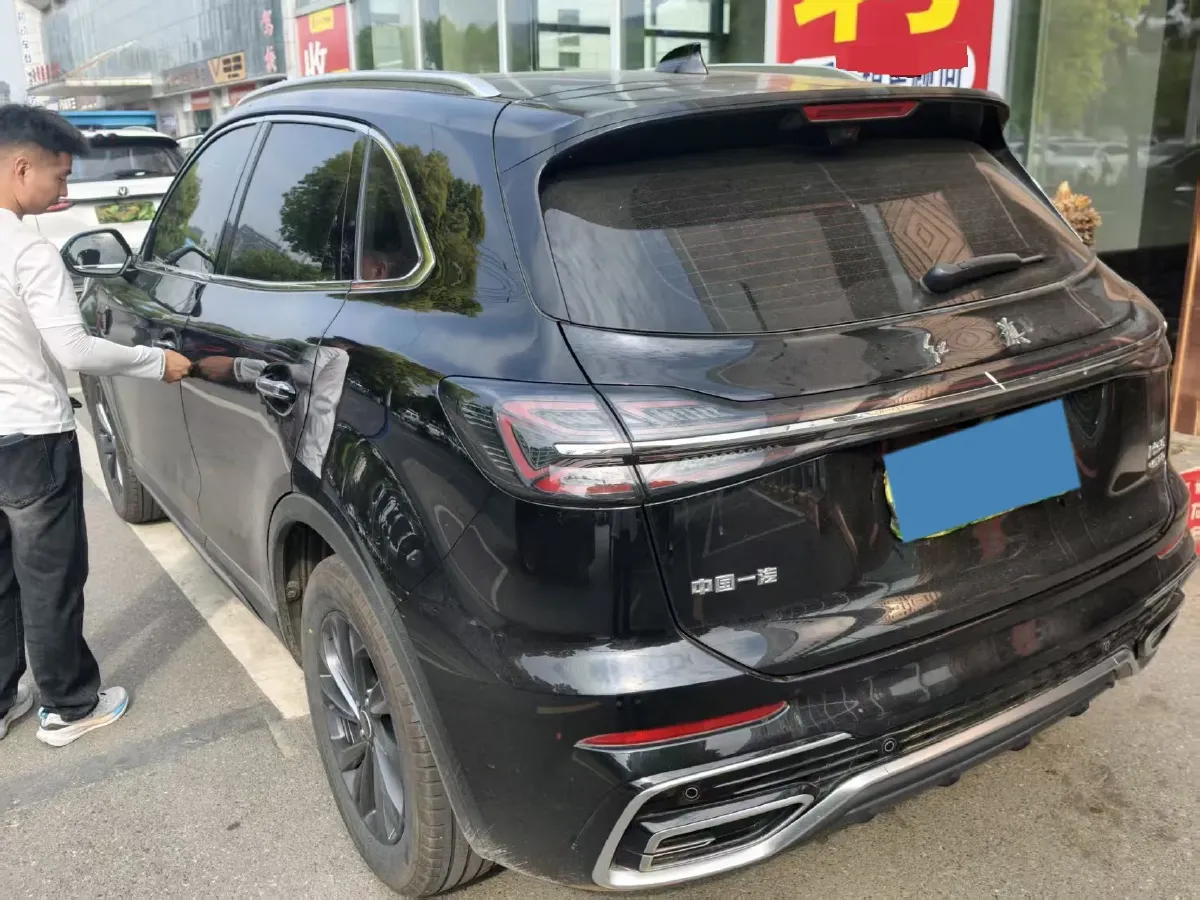 2025 HongQi HS5 2.0T 252HP L4 8AT,autocango,china used car exporter,china ev exporter,chinese used car exporter,chinese used ev exporter
