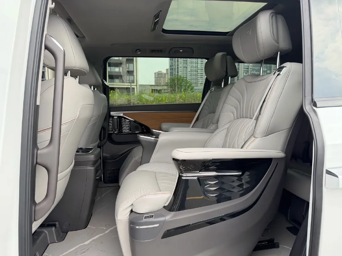 2023 GAC Trumpchi M8 2.0T 252HP L4 8AT,autocango,china used car exporter,china ev exporter,chinese used car exporter,chinese used ev exporter