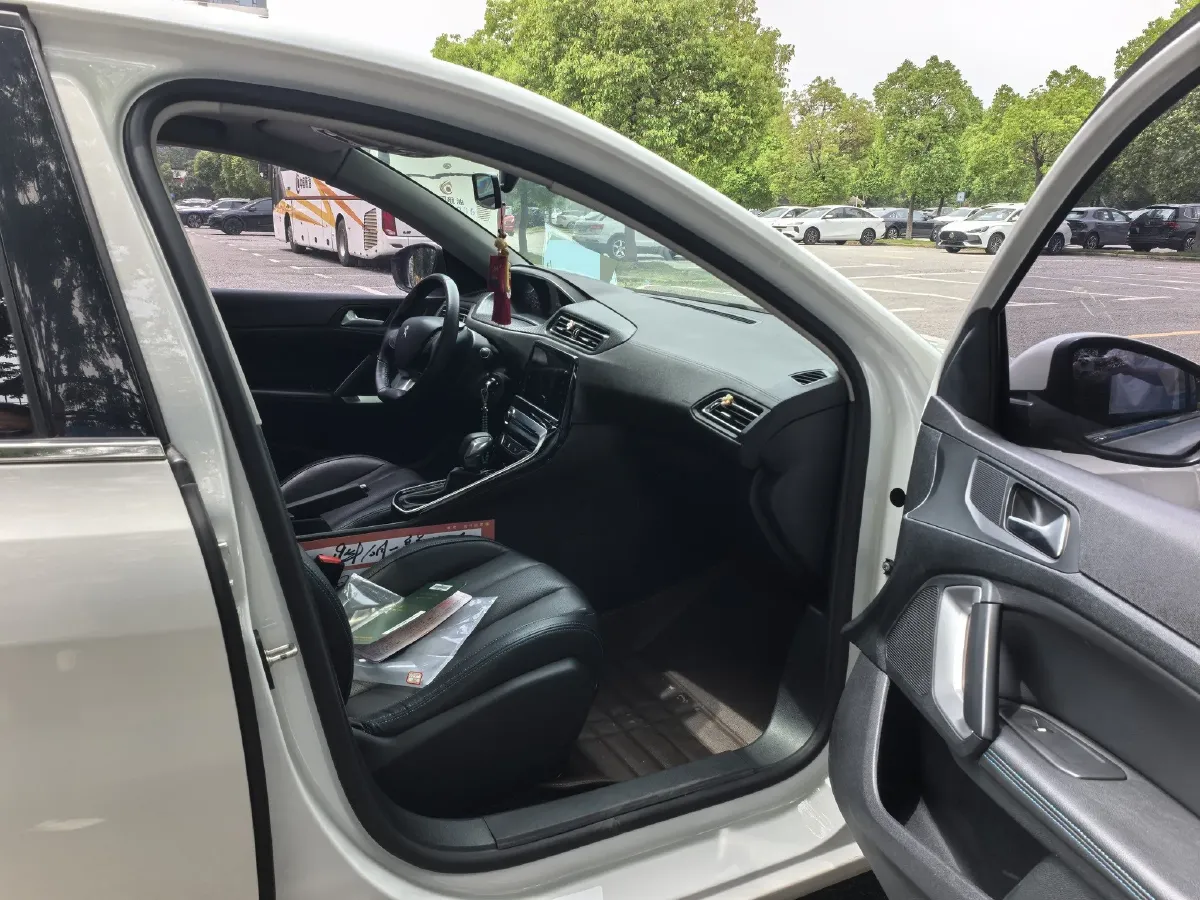 2019 Peugeot 308 1.6L 117HP L4 6AT,autocango,china used car exporter,china ev exporter,chinese used car exporter,chinese used ev exporter