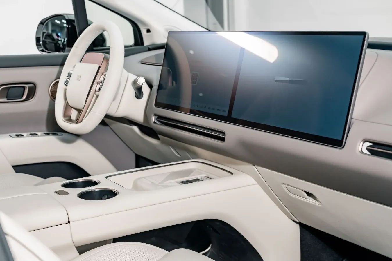 2025 Li i8 BEV,autocango,china used car exporter,china ev exporter,chinese used car exporter,chinese used ev exporter