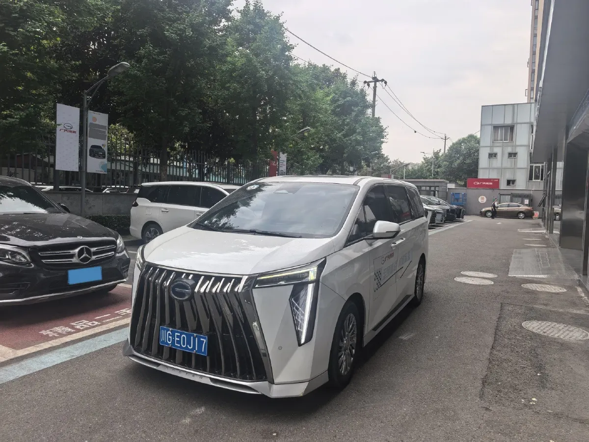2023 GAC Trumpchi M8 2.0T 190HP L4 E-CVT Hybrid,autocango,china used car exporter,china ev exporter,chinese used car exporter,chinese used ev exporter