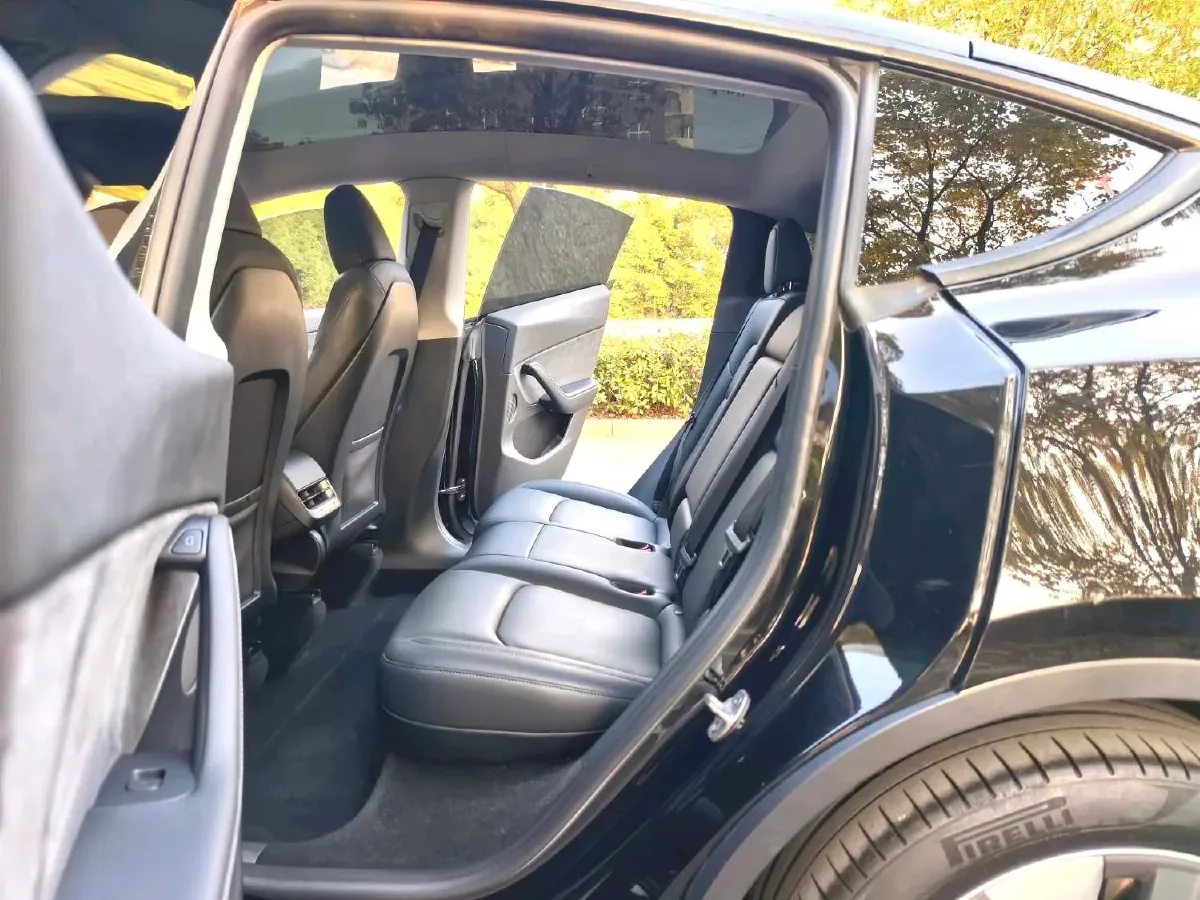 2022 Tesla Model Y BEV 60KWH,autocango,china used car exporter,china ev exporter,chinese used car exporter,chinese used ev exporter