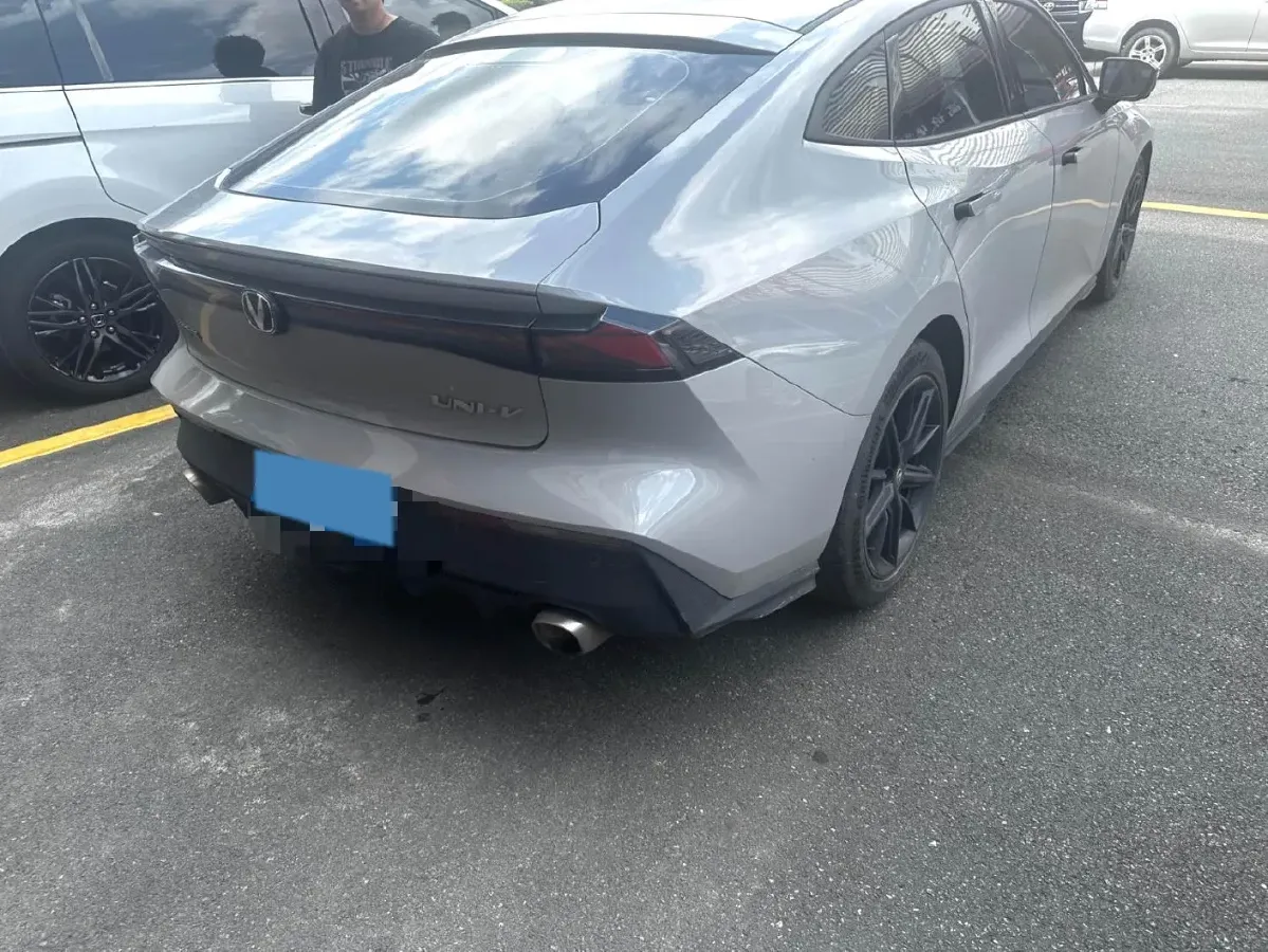 2023 ChangAn UNI-V 1.5T 188HP L4 7DCT,autocango,china used car exporter,china ev exporter,chinese used car exporter,chinese used ev exporter