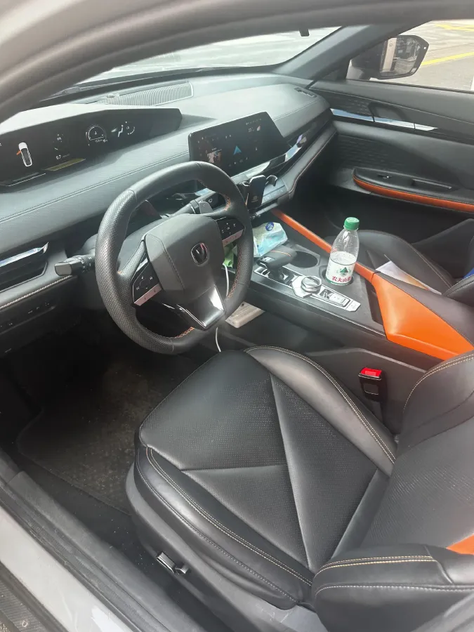 2023 ChangAn UNI-V 1.5T 188HP L4 7DCT,autocango,china used car exporter,china ev exporter,chinese used car exporter,chinese used ev exporter
