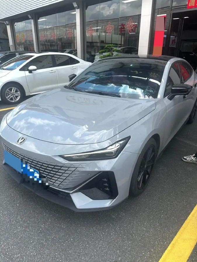 2023 ChangAn UNI-V 1.5T 188HP L4 7DCT,autocango,china used car exporter,china ev exporter,chinese used car exporter,chinese used ev exporter