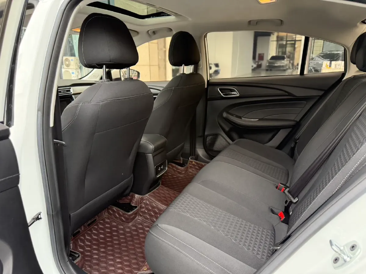 2019 Roewe i5 1.5L 120HP L4 CVT,autocango,china used car exporter,china ev exporter,chinese used car exporter,chinese used ev exporter