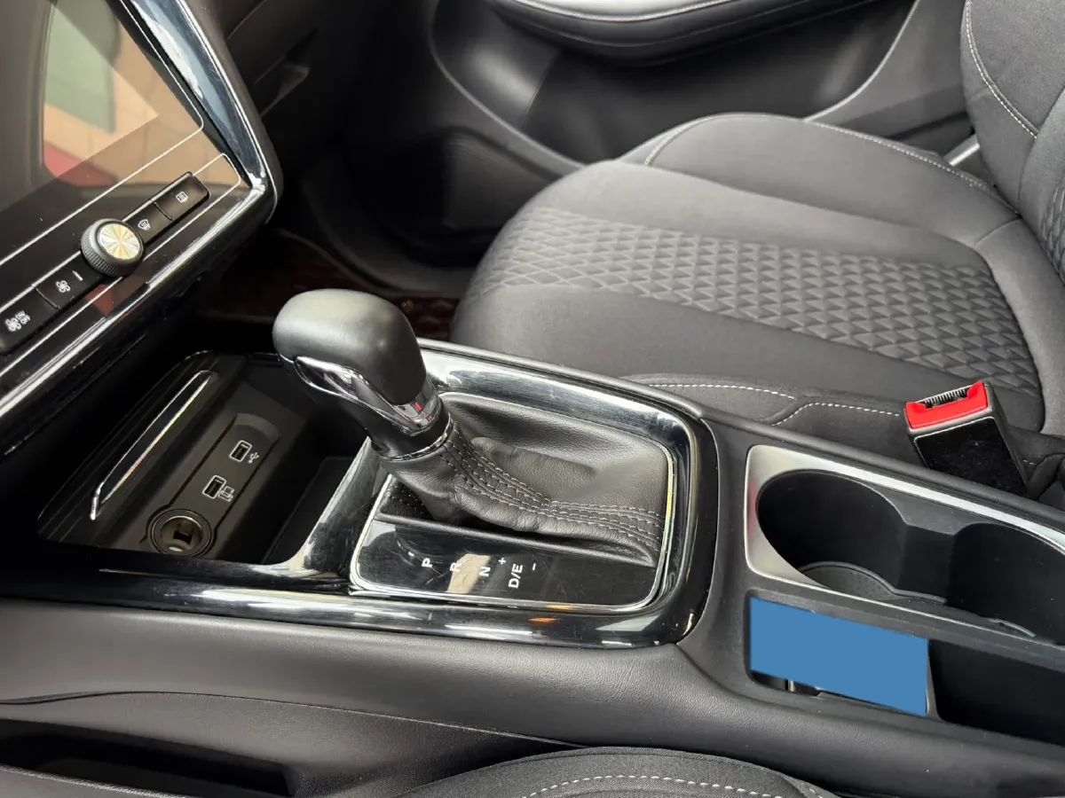 2019 Roewe i5 1.5L 120HP L4 CVT,autocango,china used car exporter,china ev exporter,chinese used car exporter,chinese used ev exporter