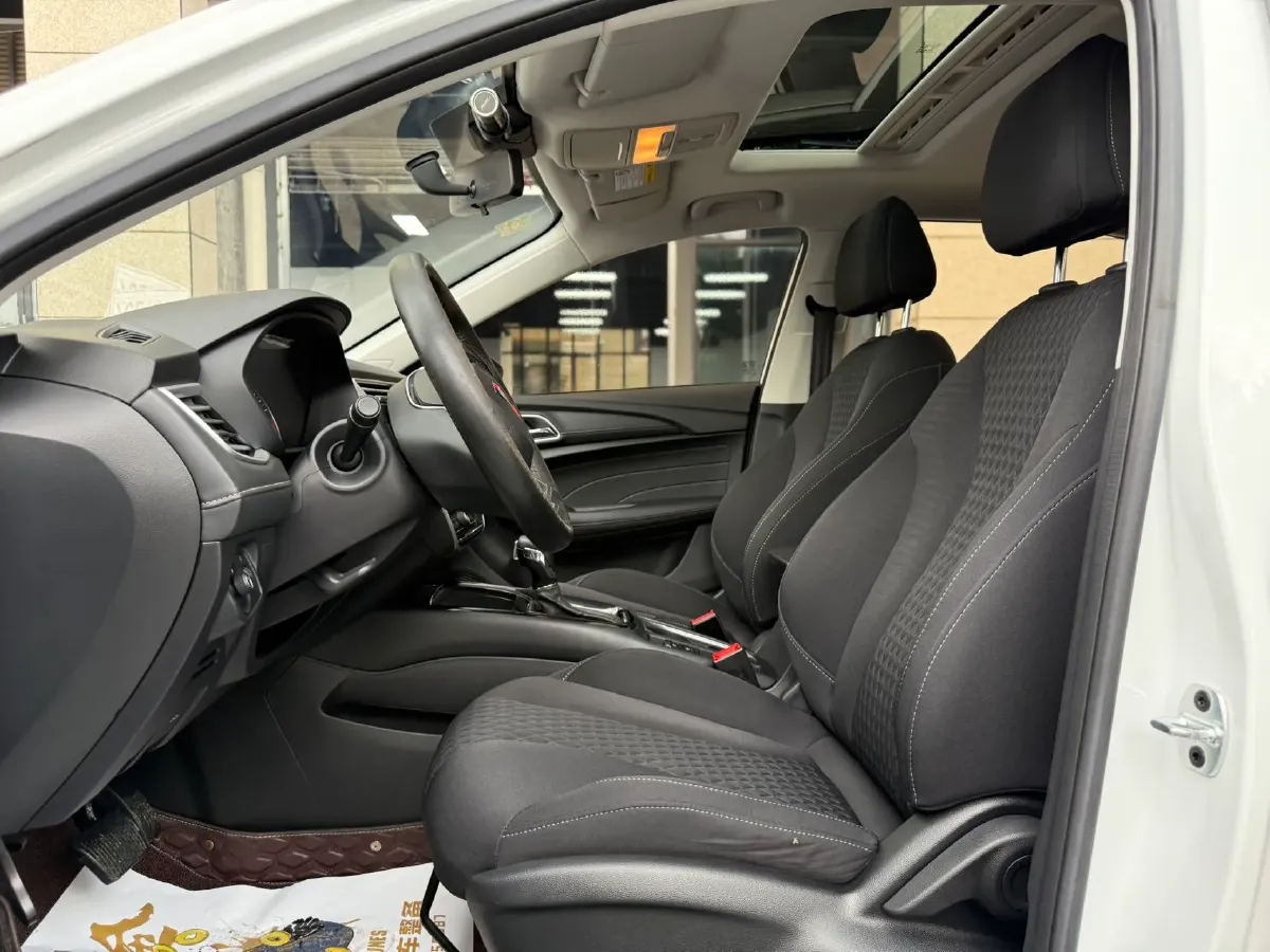 2019 Roewe i5 1.5L 120HP L4 CVT,autocango,china used car exporter,china ev exporter,chinese used car exporter,chinese used ev exporter