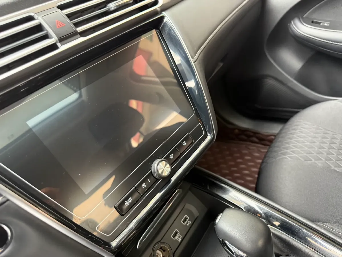 2019 Roewe i5 1.5L 120HP L4 CVT,autocango,china used car exporter,china ev exporter,chinese used car exporter,chinese used ev exporter