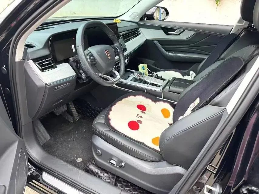 2025 HongQi HS5 2.0T 252HP L4 8AT,autocango,china used car exporter,china ev exporter,chinese used car exporter,chinese used ev exporter