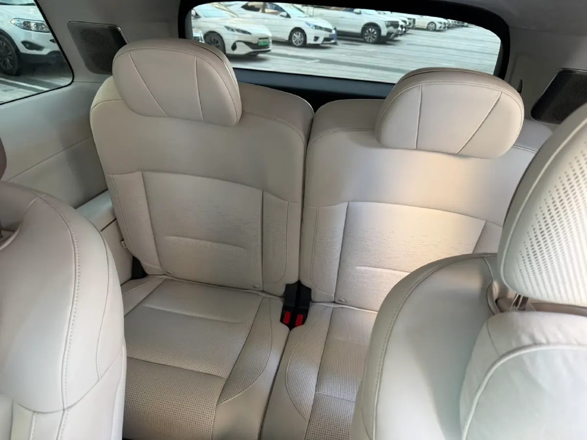 2025 LYNK&CO 900 1.5T 190HP L4 3DHT PHEV 43.3KWH,autocango,china used car exporter,china ev exporter,chinese used car exporter,chinese used ev exporter