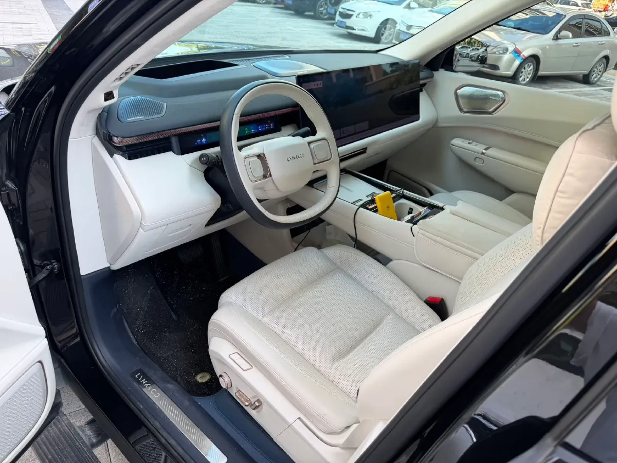 2025 LYNK&CO 900 1.5T 190HP L4 3DHT PHEV 43.3KWH,autocango,china used car exporter,china ev exporter,chinese used car exporter,chinese used ev exporter