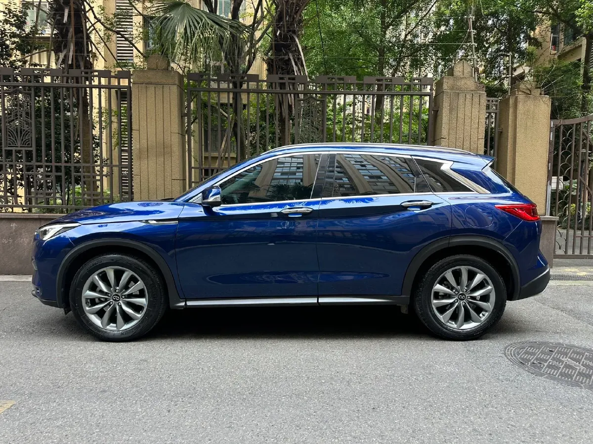 2022 Infiniti QX50 2.0T 245HP L4 CVT,autocango,china used car exporter,china ev exporter,chinese used car exporter,chinese used ev exporter