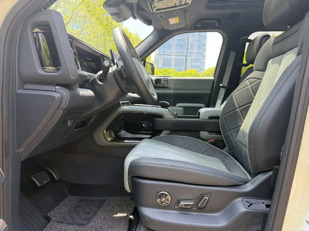 2025 FangChengBao Bao 5 1.5T 194HP L4 E-CVT PHEV 31.8KWH,autocango,china used car exporter,china ev exporter,chinese used car exporter,chinese used ev exporter