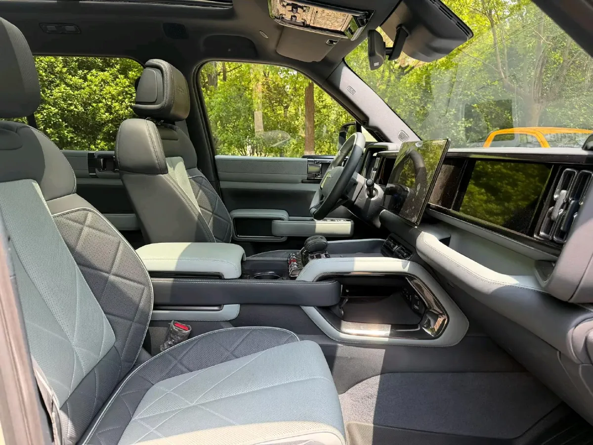 2025 FangChengBao Bao 5 1.5T 194HP L4 E-CVT PHEV 31.8KWH,autocango,china used car exporter,china ev exporter,chinese used car exporter,chinese used ev exporter