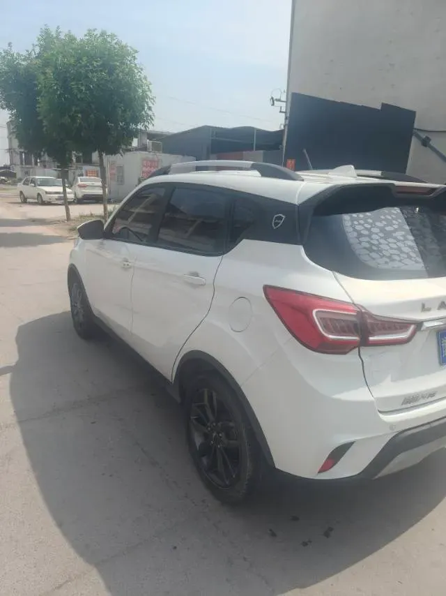 2017 Landwind X2 1.6L 125HP L4 4AT,autocango,china used car exporter,china ev exporter,chinese used car exporter,chinese used ev exporter