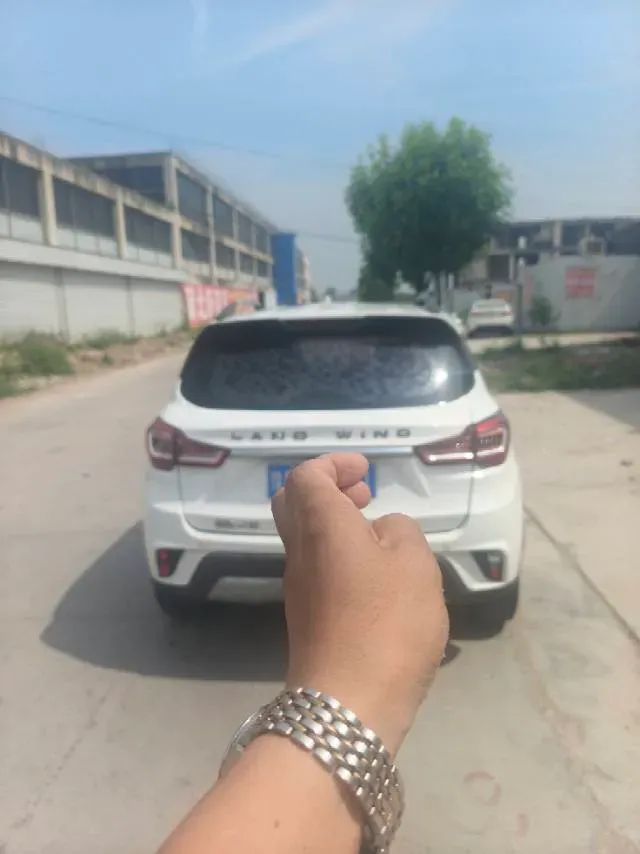 2017 Landwind X2 1.6L 125HP L4 4AT,autocango,china used car exporter,china ev exporter,chinese used car exporter,chinese used ev exporter