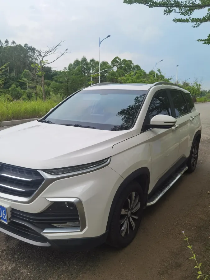 2018 BaoJun 530 1.5T 150HP L4 6DCT,autocango,china used car exporter,china ev exporter,chinese used car exporter,chinese used ev exporter