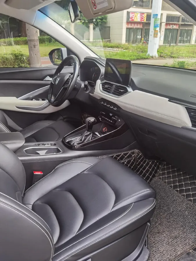 2018 BaoJun 530 1.5T 150HP L4 6DCT,autocango,china used car exporter,china ev exporter,chinese used car exporter,chinese used ev exporter