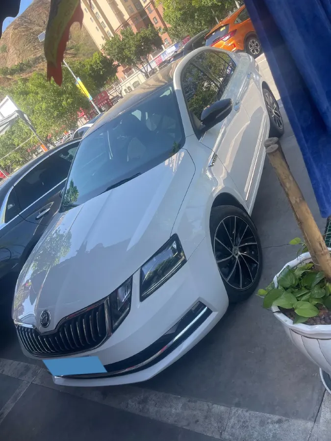 2018 Skoda Octavia 1.4T 150HP L4 7DCT,autocango,china used car exporter,china ev exporter,chinese used car exporter,chinese used ev exporter