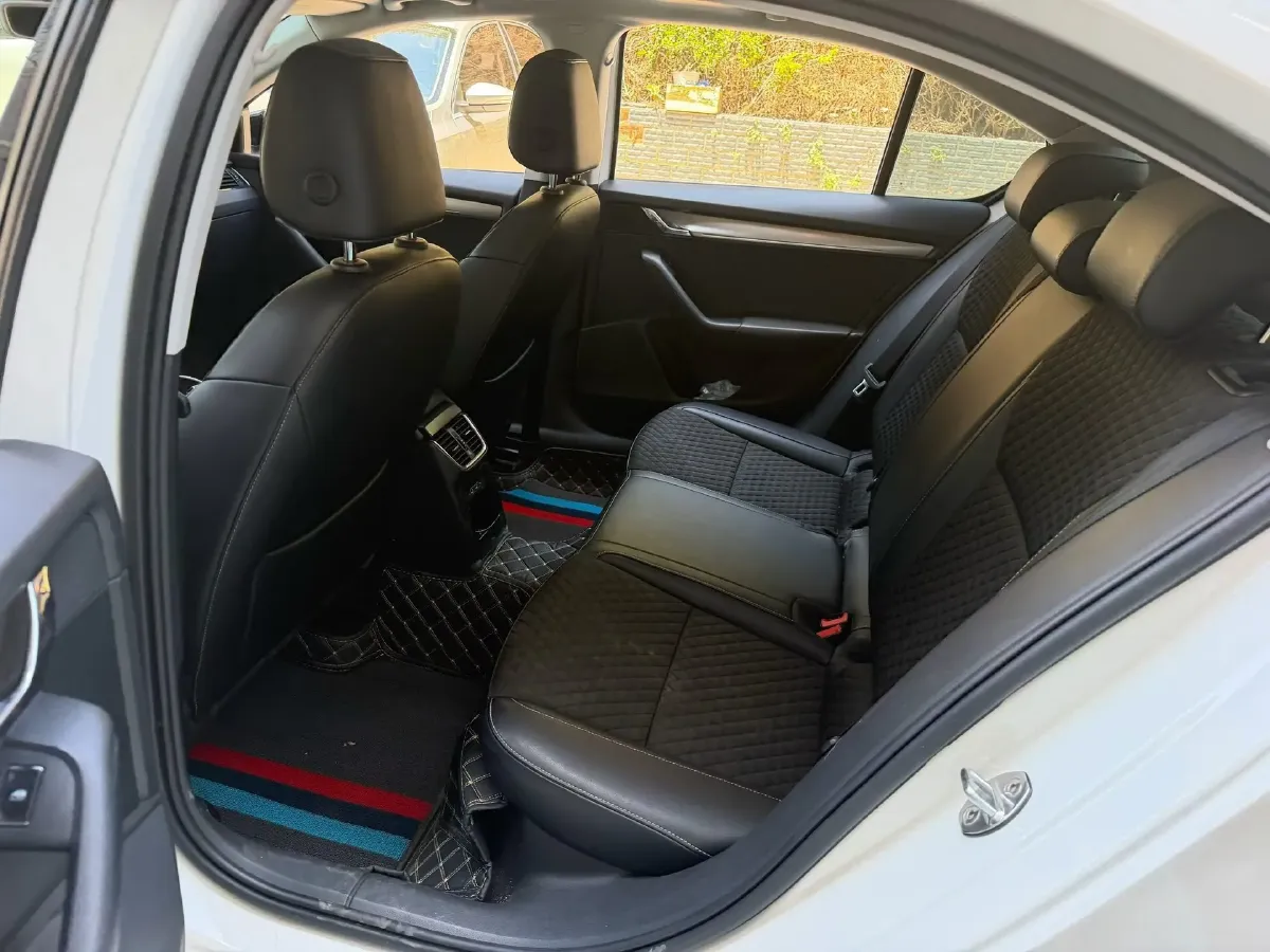 2018 Skoda Octavia 1.4T 150HP L4 7DCT,autocango,china used car exporter,china ev exporter,chinese used car exporter,chinese used ev exporter
