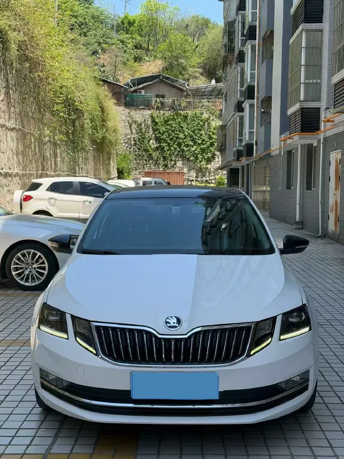 2018 Skoda Octavia 1.4T 150HP L4 7DCT,autocango,china used car exporter,china ev exporter,chinese used car exporter,chinese used ev exporter