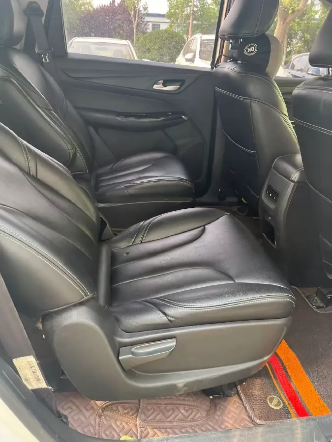 2019 BaoJun 730 1.5L 112HP L4 6MT,autocango,china used car exporter,china ev exporter,chinese used car exporter,chinese used ev exporter