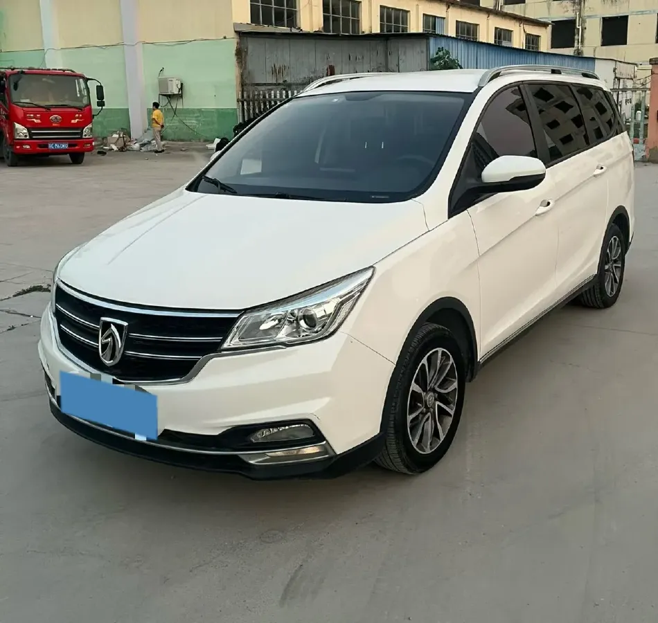 2019 BaoJun 730 1.5L 112HP L4 6MT,autocango,china used car exporter,china ev exporter,chinese used car exporter,chinese used ev exporter