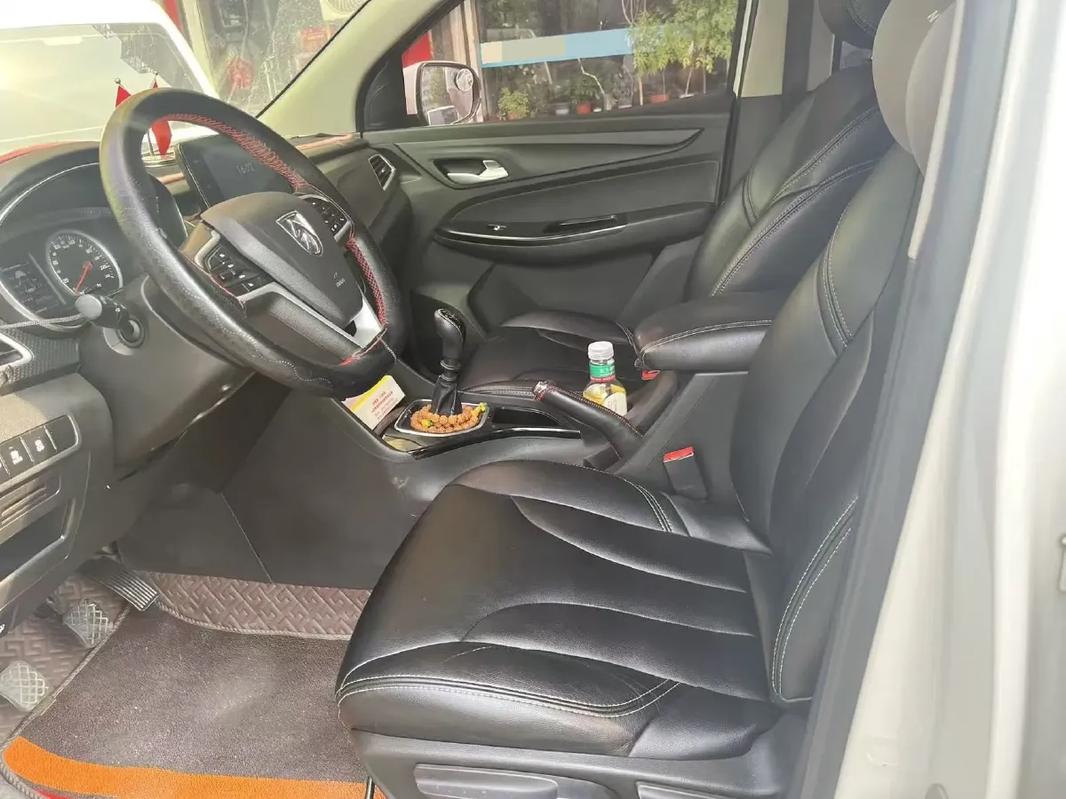 2019 BaoJun 730 1.5L 112HP L4 6MT,autocango,china used car exporter,china ev exporter,chinese used car exporter,chinese used ev exporter
