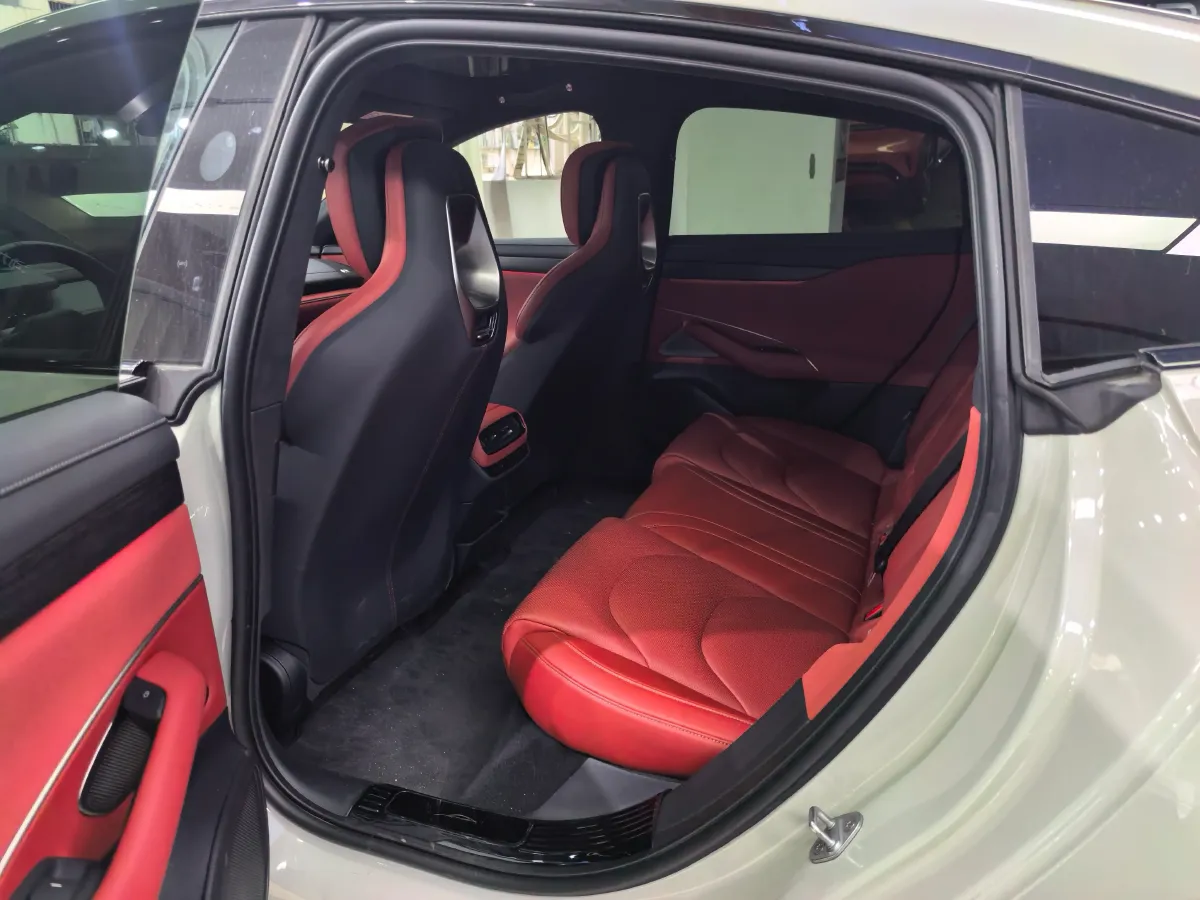 2024 MI SU7 BEV 101KWH,autocango,china used car exporter,china ev exporter,chinese used car exporter,chinese used ev exporter