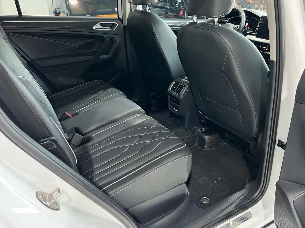 2023 Volkswagen Tiguan L 1.5T 160HP L4 7DCT,autocango,china used car exporter,china ev exporter,chinese used car exporter,chinese used ev exporter
