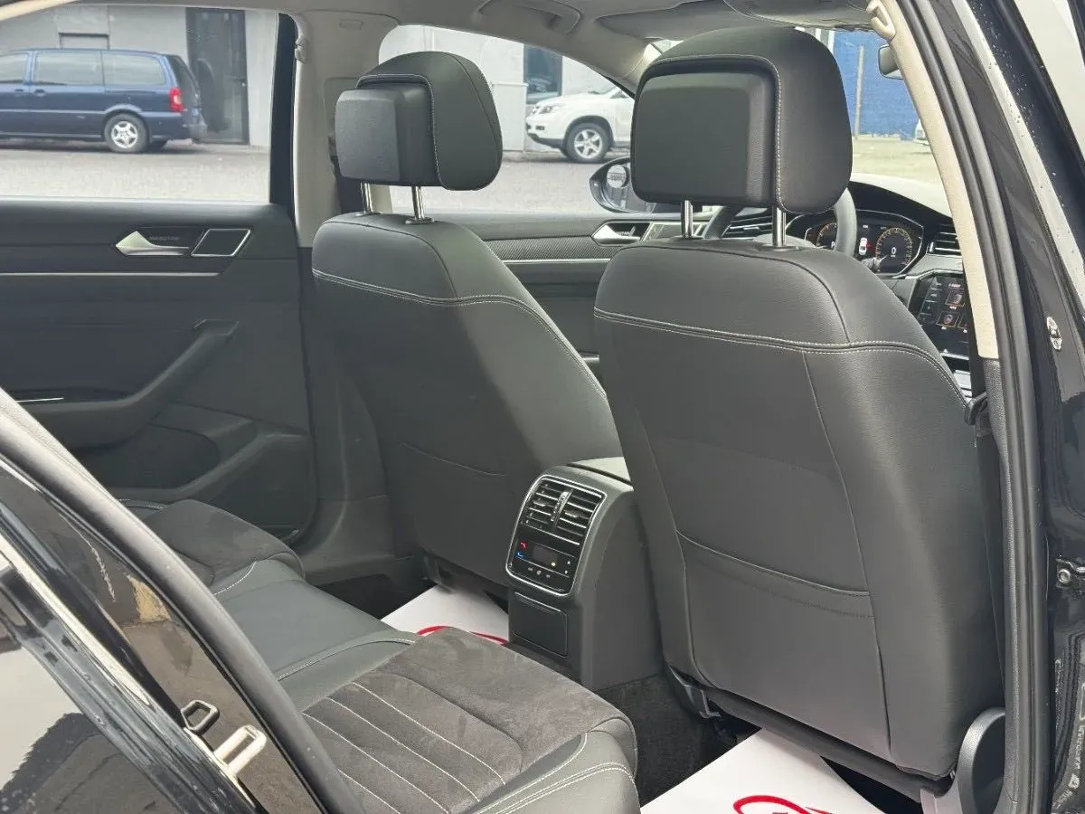 2020 Volkswagen Magotan 2.0T 186HP L4 7DCT,autocango,china used car exporter,china ev exporter,chinese used car exporter,chinese used ev exporter