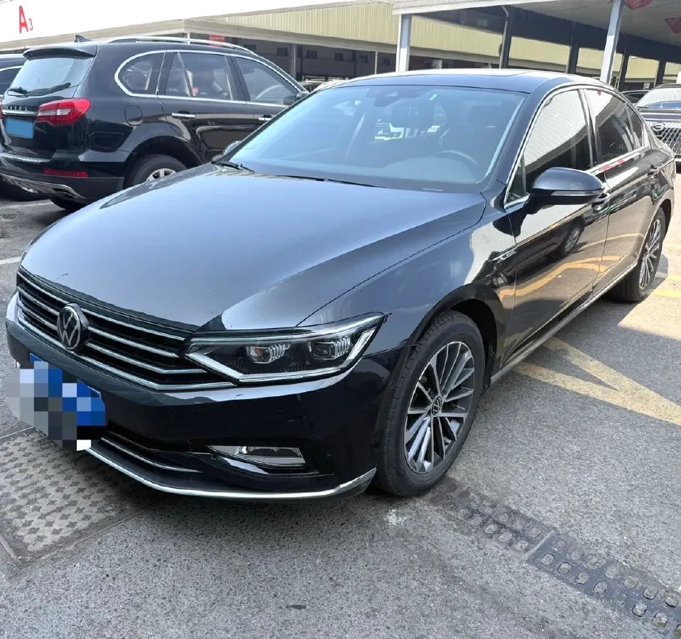 2020 Volkswagen Magotan 2.0T 186HP L4 7DCT,autocango,china used car exporter,china ev exporter,chinese used car exporter,chinese used ev exporter