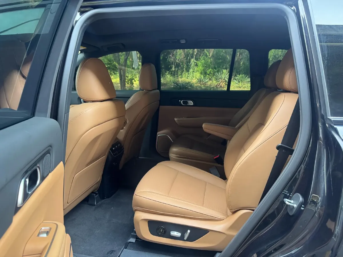 2021 Li ONE Range Extended 131HP REEV 40.5KWH,autocango,china used car exporter,china ev exporter,chinese used car exporter,chinese used ev exporter